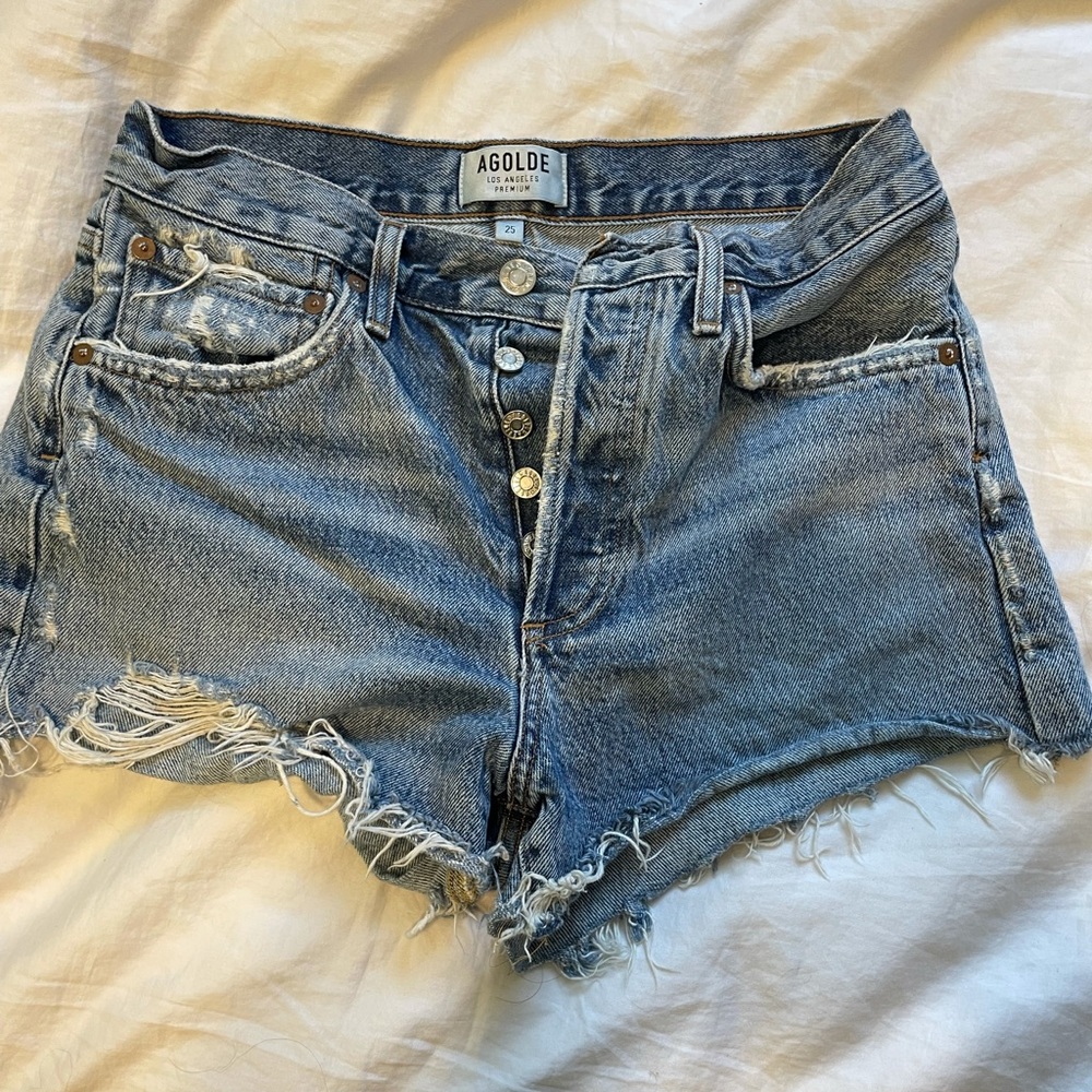 AGOLDE Parker cut off shorts in rock steady